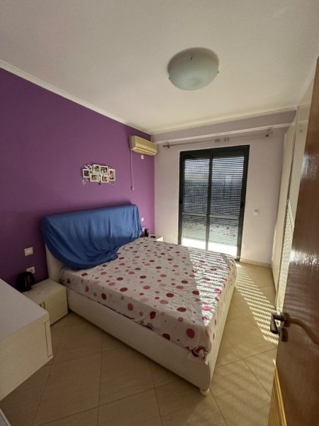 Tirane, jepet me qera apartament 2+1+Ballkon , 93 m² 350 € (rruga Ardeno)