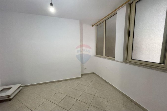 Tirane, jepet me qera apartament 2+1 Kati 2, 72 m² 400 € (Myslym Shyri)