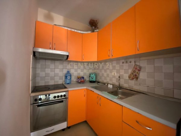 Tirane, shitet apartament 1+1+Aneks+Ballkon Kati 3, 75 m² 83.000 € (fresku)