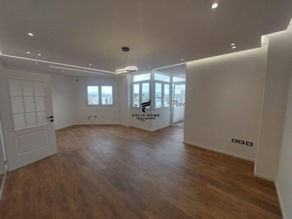 Tirane, shitet apartament 2+1+Ballkon Kati 10, 100 m² 215.000 € (RRUGA E BARRIKADAVE)