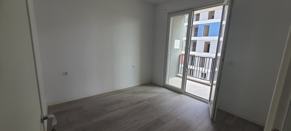 Tirane, shes apartament 2+1 Kati 3, 80 m² 85.000 € (Gryka e Kacanikut, Kompleksi Univers City, pas QTU)