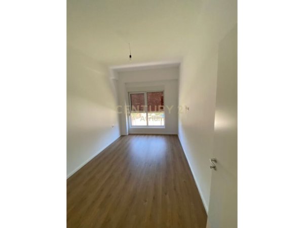 Tirane, jepet me qera apartament 1+1 Kati 1, 60 m² 300 € (Ali Demi Atrium95019)