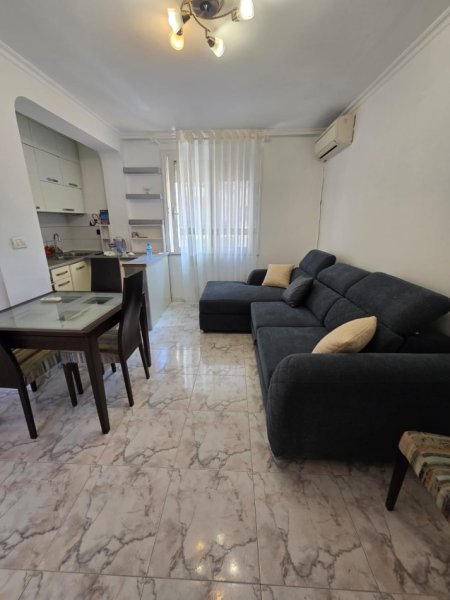 Tirane, shes apartament 1+1 Kati 3, 50 m² 88.000 € (Rruga Hoxha Tahsim)