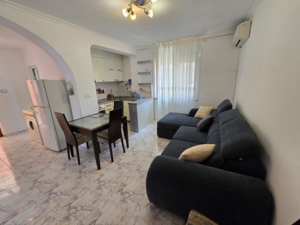 Tirane, shes apartament 1+1 Kati 3, 50 m² 88.000 € (Rruga Hoxha Tahsim)