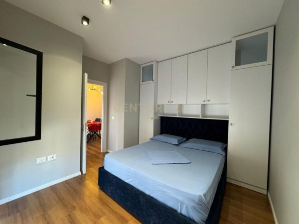 Tirane, jepet me qera apartament 2+1 Kati 3, 79 m² 600 € (Rruga e Dibres)