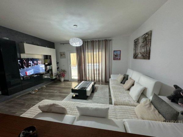 Tirane, shitet apartament 2+1 Kati 7, 135 m² 229.000 € (Komuna e Parisit)