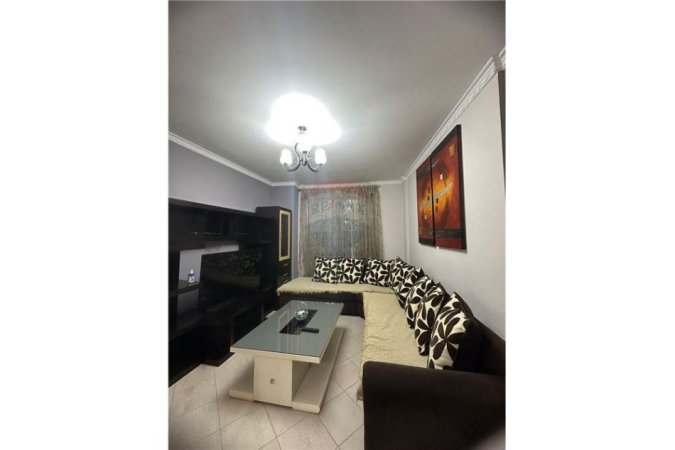 Tirane, jepet me qera apartament Kati 3, 100 m² 330 € 