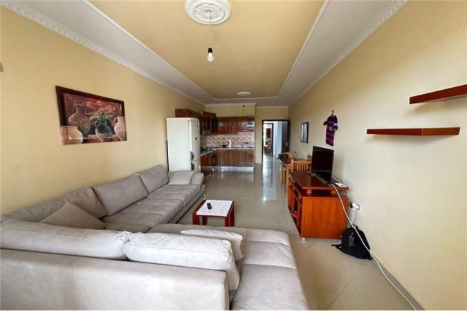 Tirane, jepet me qera apartament Kati 8, 78 m² 400 € 