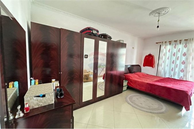 Tirane, jepet me qera apartament Kati 8, 78 m² 400 € 