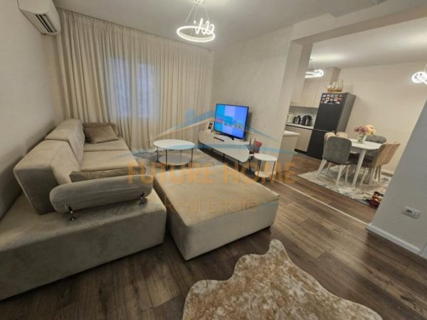Tirane, shitet apartament 2+1+Ballkon Kati 5, 80 m² 128.000 € (Tregu Elektrik)
