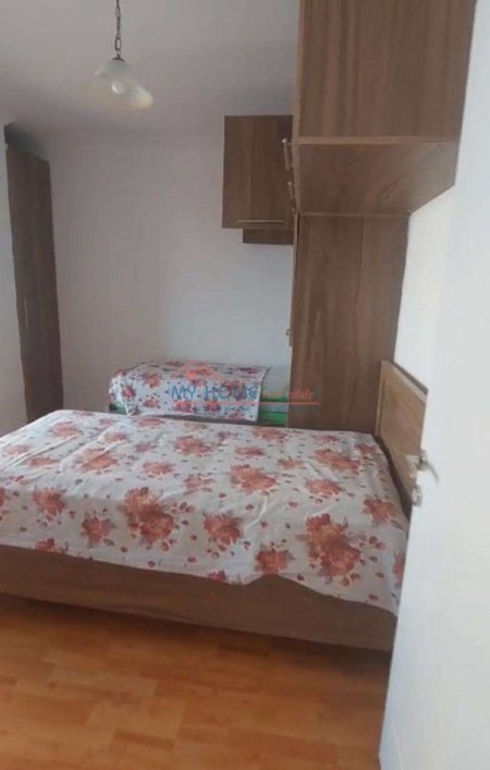 Tirane, jepet me qera apartament 2+1+Ballkon Kati 5, 85 m² 700 € (Rruga Ramazan Kasa)