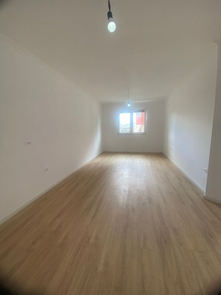 Tirane, shitet apartament 1+1 Kati 5, 70 m² 135.000 € (5 Maj)