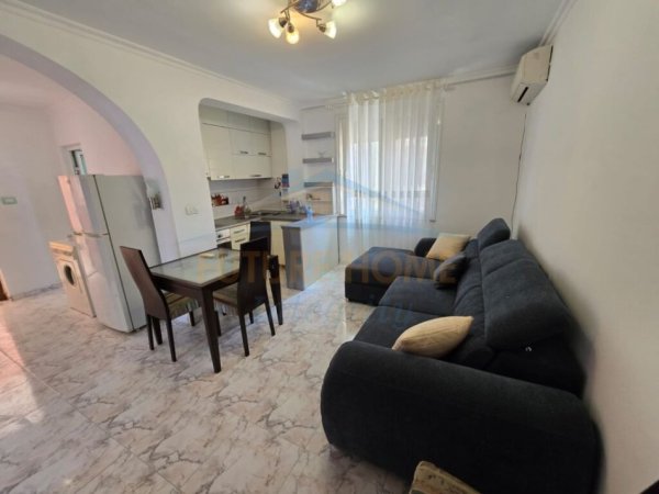 Tirane, shitet apartament 1+1 Kati 3, 50 m² 88.000 € (Rruga Hoxha Tahsin)