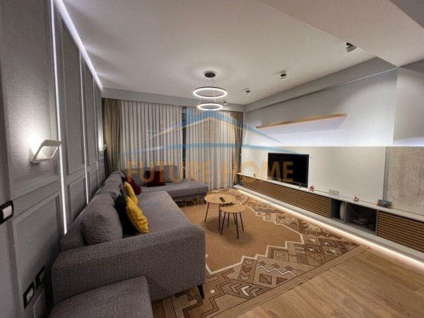 Tirane, jepet me qera apartament 2+1 Kati 5, 110 m² 1.100 € (Myslym Shyri)