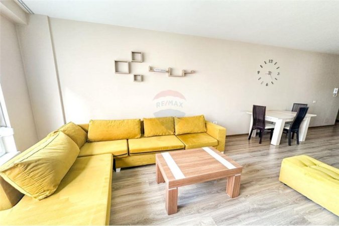 Tirane, jepet me qera apartament 2+1+Ballkon Kati 3, 100 m² 600 € (Kompleksi Magnet)