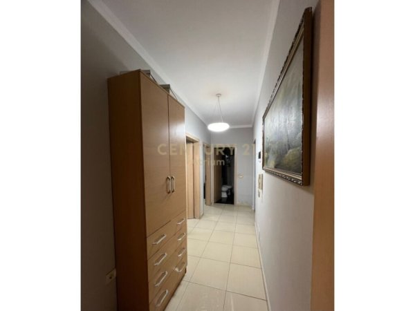 Tirane, jepet me qera apartament 2+1 Kati 5, 70 m² 500 € (Materniteti i Ri)