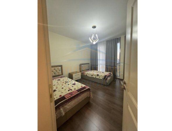 Tirane, jepet me qera apartament 2+1 Kati 2, 86 m² 700 € (Ish Tregu Elektrik)