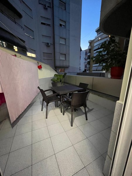 Vlore, jap me qera apartament 1+1+Ballkon Kati 3, 70 m² 50 € (Bulevardi Ismail Qemali)