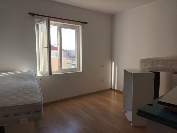 Tirane, shitet apartament 3+2+2+ Post Parkim.Kati 2, 150 m² 140.000 € (Aleksandër Konda)