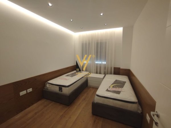 Tirane, jepet me qera apartament 2+1+Ballkon Kati 6, 110 m² 1.300 € (KODRA E DIELLIT)