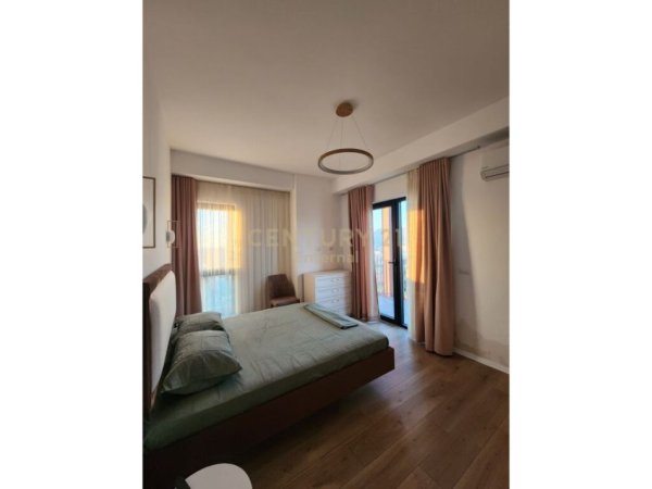 Tirane, jepet me qera apartament 2+1 Kati 14, 120 m² 1.200 € (Rruga e Kavajes)