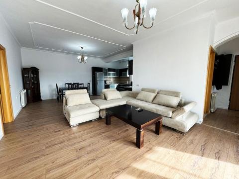 Tirane, jepet me qera apartament 2+1 Kati 4, 150 m² 700 € (Pjetër Budi, pranë ambasadës suedeze)