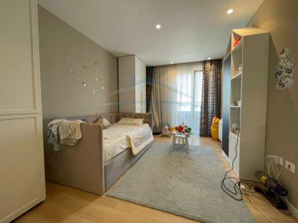 Tirane, shitet apartament 2+1 Kati 11, 136 m² 200.000 € (FUSHA E AVIACIONIT)