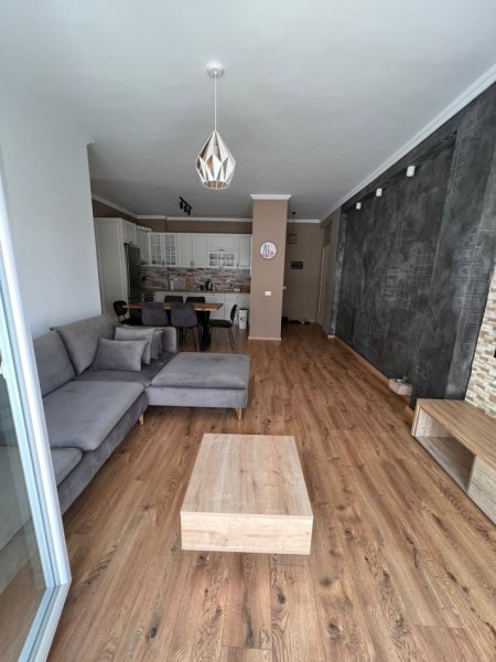 Tirane, shitet apartament 2+1 Kati 3, 94 m² 225.000 € (kopshti botanik)