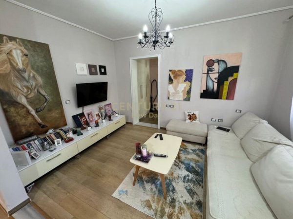 Durres, shitet apartament 2+1 Kati 1, 118 m² 130.000 € (Kopshti &quot;Ivina&quot;, Qendra e Durrësit)