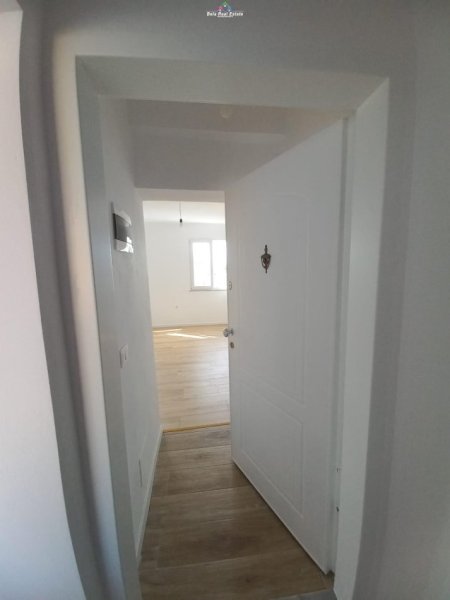 Tirane, shes apartament 1+1+Ballkon Kati 5, 53 m² 79.000 € (kongresi i manastirit)