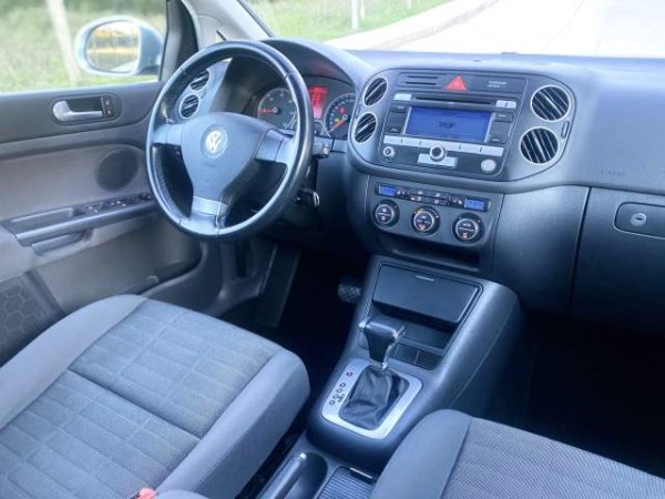 Tirane, shes makine Volkswagen Golf 5 Plus Viti 2007,