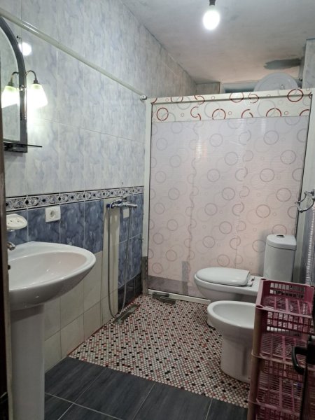 Tirane, jepet me qera apartament 2+1+Ballkon Kati 5, 100 m² 600 € (RRUGA E ELBASANIT)