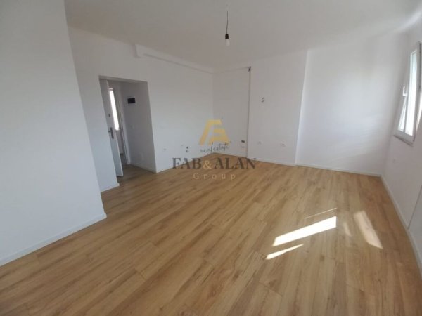 Tirane, shitet garsonier Kati 5, 29 m² 48.000 € (Gjimnazi Andon Zako Cajupi)