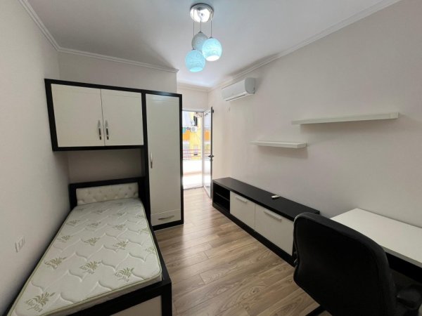 Tirane, shes apartament 2+1+Aneks+Ballkon Kati 3, 120 m² 187.000 € (Liqeni Thate)