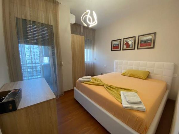 Tirane, jepet me qera apartament 2+1+A+BLK Kati 6, 110 m² 600 Euro