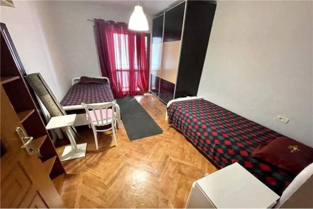 Tirane, jepet me qera apartament 2+1+BLK Kati 4, 80 m² 450 Euro (Pazari i Ri)