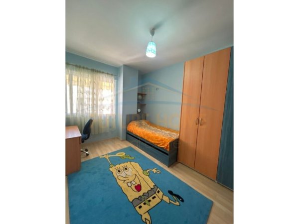 Tirane, jepet me qera apartament 2+1+Ballkon Kati 2, 106 m² 400 € (Fresku)