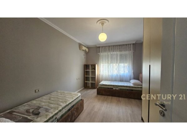 Tirane, jepet me qera apartament 2+1 Kati 9, 98 m² 750 € (komuna e parisit)