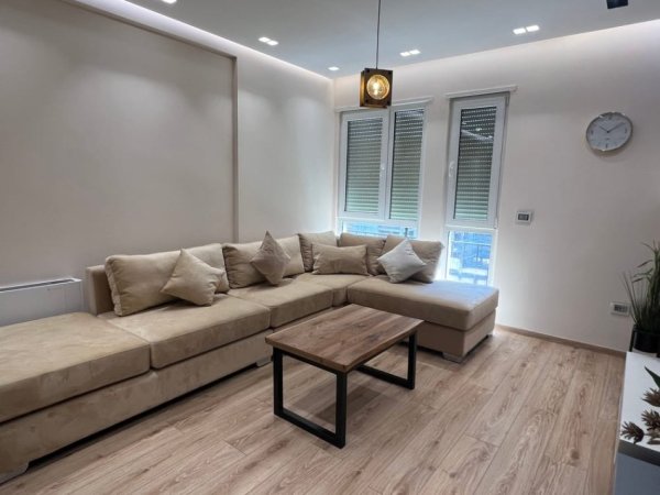 Tirane, shitet apartament 2+1+Ballkon Kati 6, 116 m² 210.000 € 