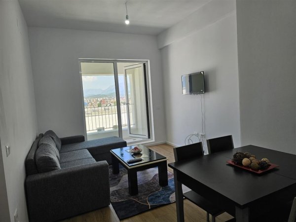 Tirane, jepet me qera apartament 1+1+Ballkon Kati 7, 61 m² 450 € (ALI DEMI)