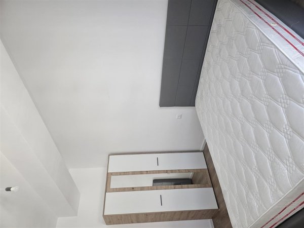 Tirane, jepet me qera apartament 1+1+Ballkon Kati 7, 61 m² 450 € (ALI DEMI)