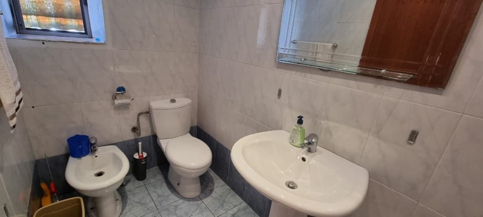 Tirane, jepet me qera apartament 1+1 Kati 9, 70 m² 600 € (Rruga e kosovarve)