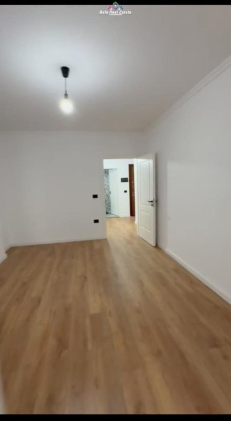 Tirane, jepet me qera 2+1 Kati 3, 100 m² 160.000 € (ISH PARKU I AUTOBUSAVE)