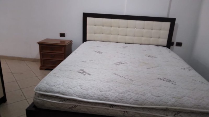 Tirane, Apartament 1+1 me qira Kati 3, 125 m² 49 000 ALL  (Rruga e Kavajes)