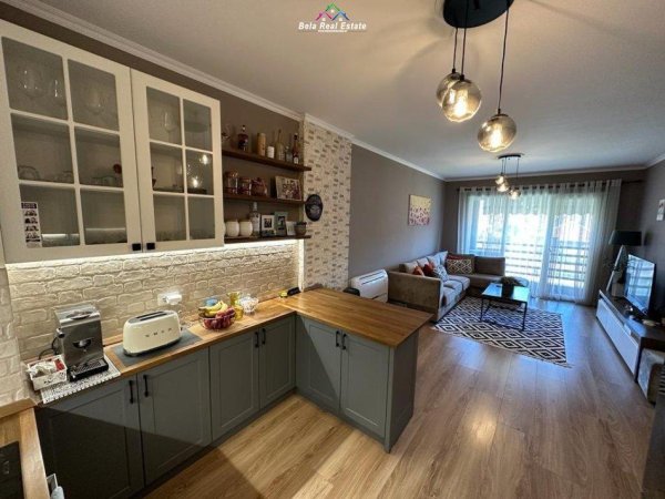 Tirane, shitet apartament 2+1 Kati 2, 109 m² 165.000 € (rruga Dritan Hoxha)