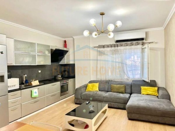 Tirane, shitet apartament 2+1+Ballkon Kati 6, 96 m² 185.000 € (21 Dhjetori)