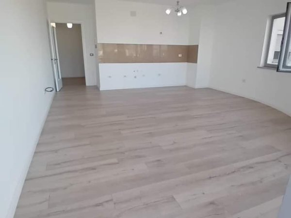 OKAZION! Tek Zogu Zi, Perball Ring Center Shitet Super Apartament 1+1 me Pamje FANTASTIKE. Sipërfaqja 76 m². Cmimi 145.000 Euro ( Zogu Zi, Pallati Qatar Center )