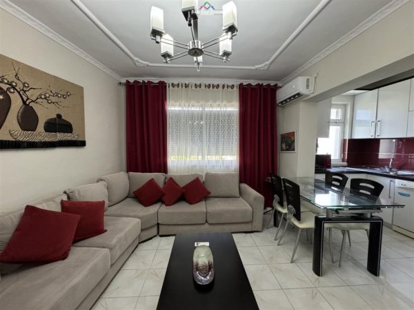 Tirane, jepet me qera 2+1 Kati 5, 85 m² 700 € (qender)