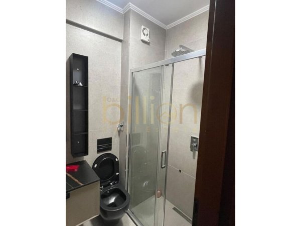 Tirane, jepet me qera apartament 3+1 Kati 3, 125 m² 850 € (Qender, Tirana, Albania)