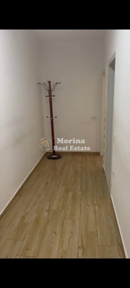 Tirane, shitet apartament 1+1 Kati 1, 85 m² 143.000 € (5 Maji)